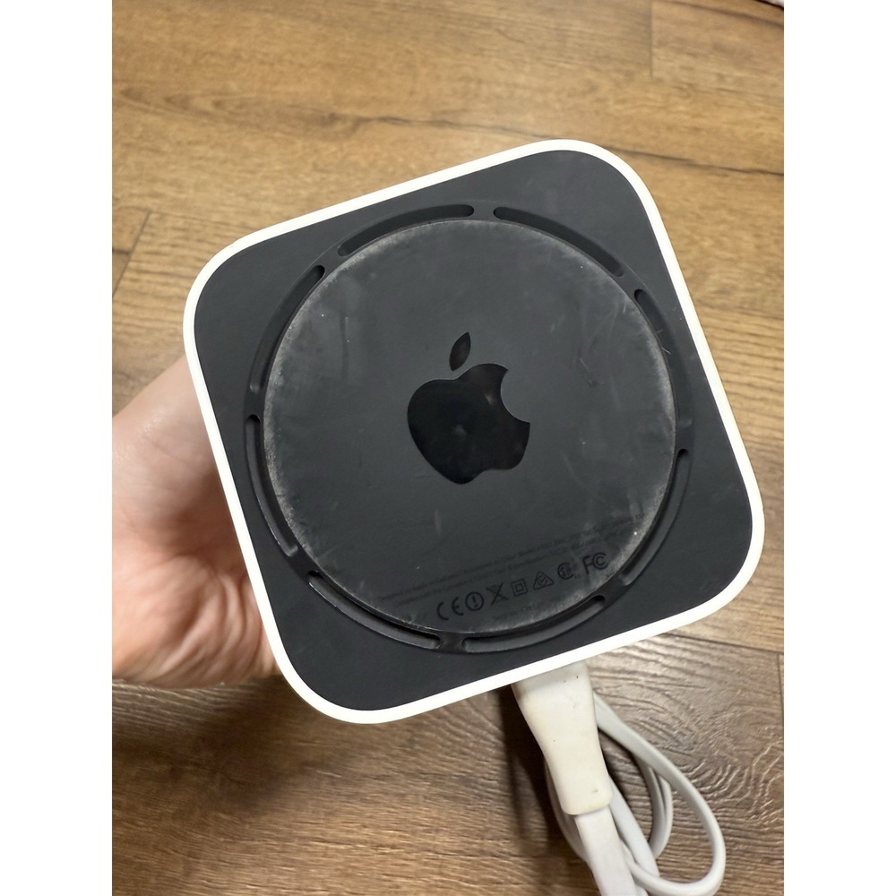 Apple AirPort Extreme A1521 Wi‑Fi Router/Base Station –Dual-Band Wireless 802.11 - Picture 4 of 8